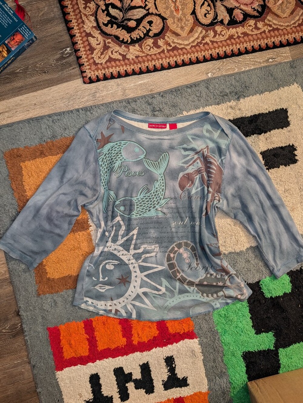Gloria Vanderbilt Pisces Celestial Long Sleeve